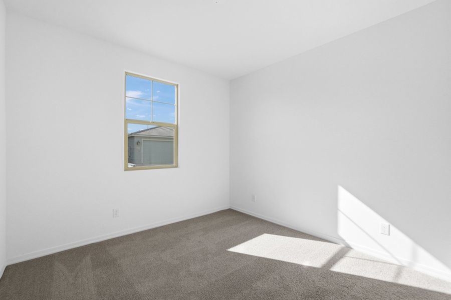 Spacious, unfurnished interior of a new home in Artisan at Asante, Surprise (Image 28).