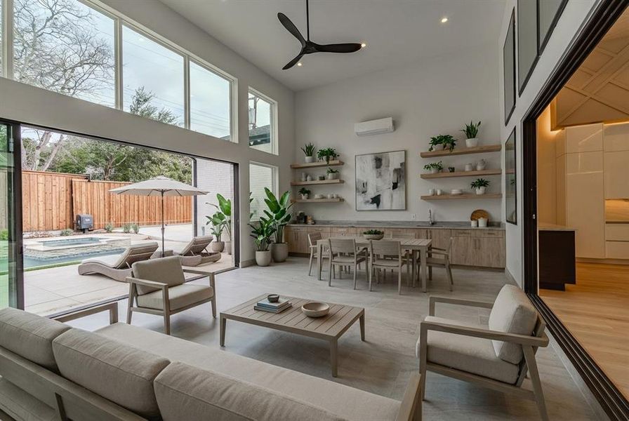 Community amenities in , Dallas (Image 35).