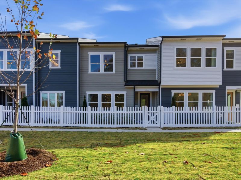 Representative exterior details of a home built from the Avett by Tri Pointe Homes in Ellis Townes, Charlotte (Image 4).