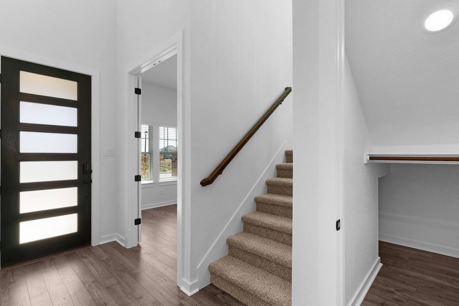 Spacious, unfurnished interior of a new home in Lariat, Liberty Hill (Image 23).