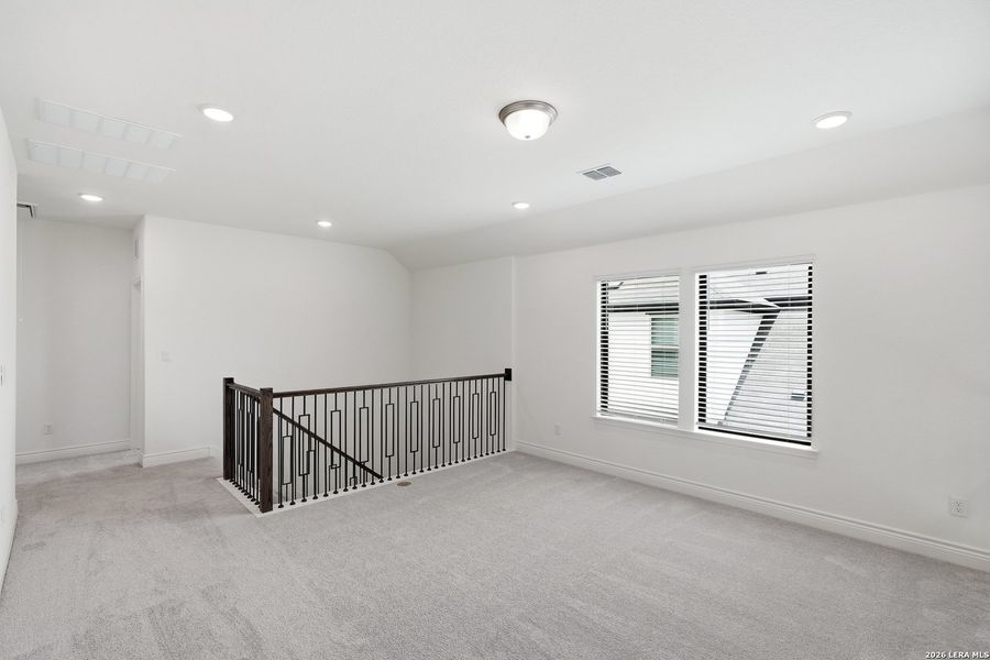 Spacious, unfurnished interior of a new home in Bison Ridge, San Antonio (Image 45). Spacious, unfurnished interior of a new home in Bison Ridge, San Antonio (Image 45).