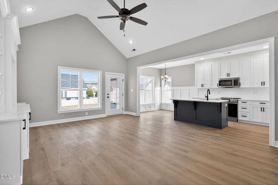 7-web-or-mls-3818-valleyfield-ln-elm-cit