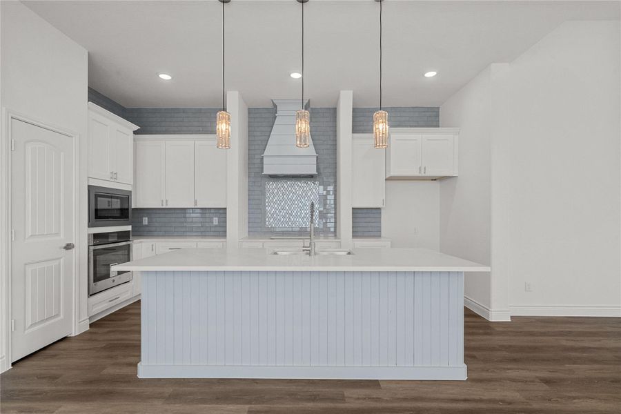 Furnished interior view inside a new home in , Texas City (Image 4).