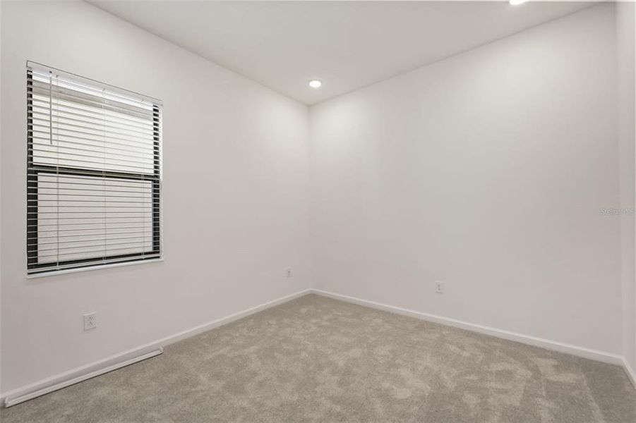 Spacious, unfurnished interior of a new home in , Orlando (Image 42).