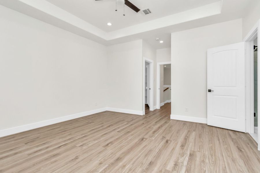 Spacious, unfurnished interior of a new home in , Houston (Image 27).