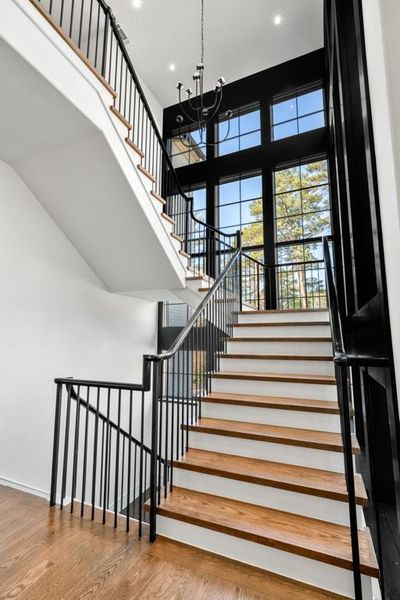 Spacious, unfurnished interior of a new home in Blue Heron Walk, Atlanta (Image 21).