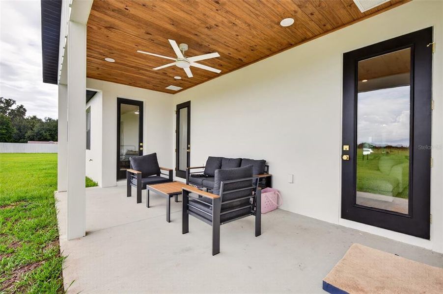 Exterior details and patio area of a home in , Bushnell (Image 4).
