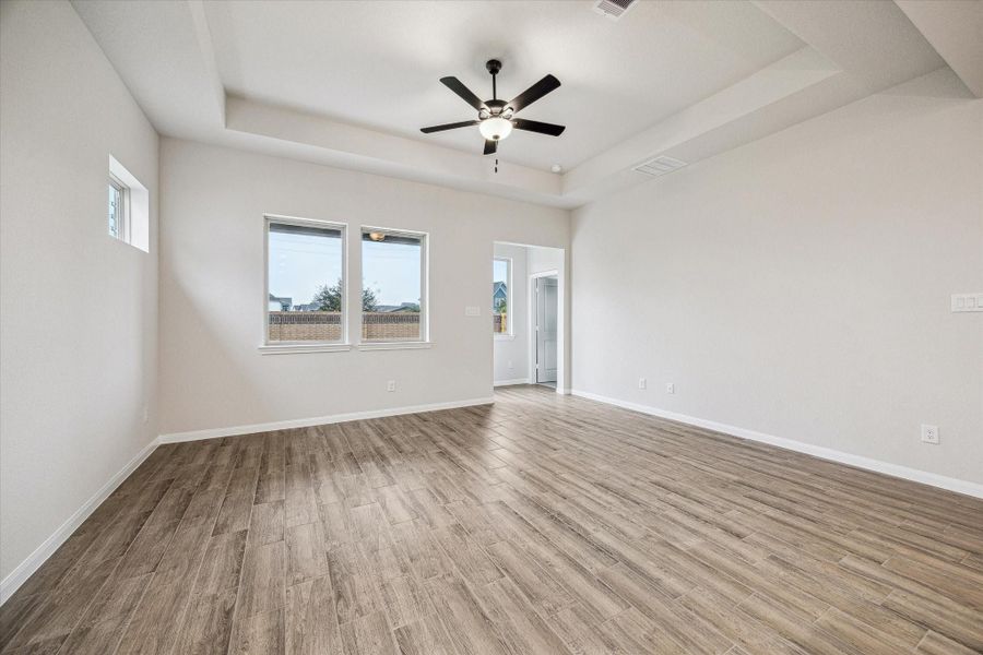 Spacious, unfurnished interior of a new home in Elyson, Katy (Image 33).