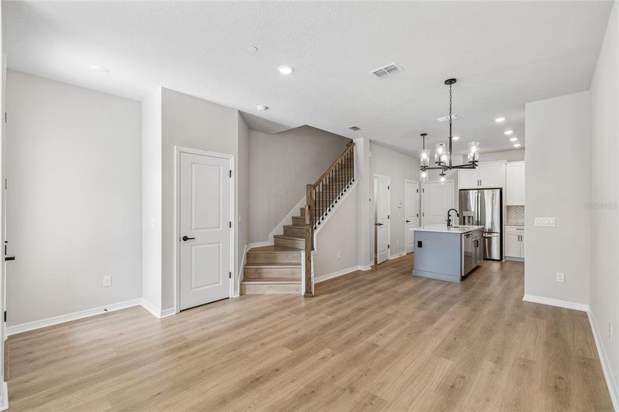 Spacious, unfurnished interior of a new home in , Orlando (Image 33).