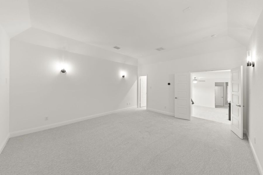 Representative unfurnished interior of a home built from the Ramsey by Windsor Homes in Estates at Rockhill, Frisco (Image 26).