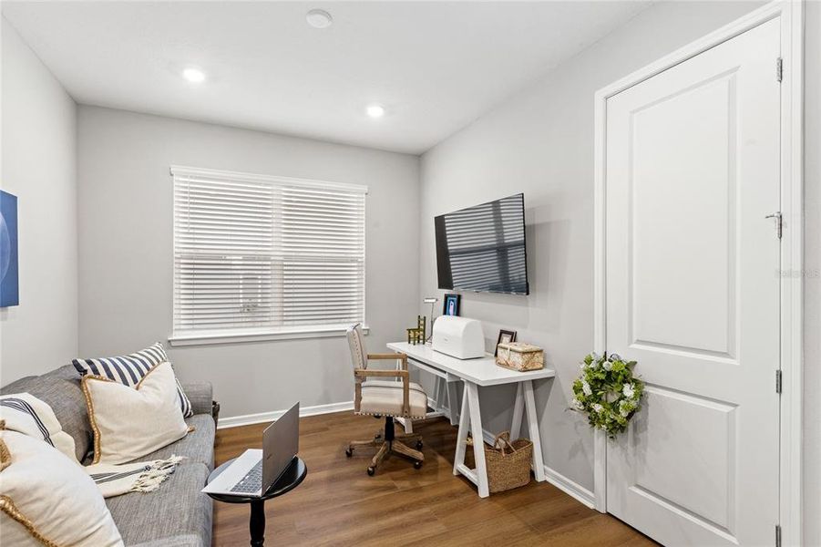 Furnished interior view inside a new home in , Winter Garden (Image 11).