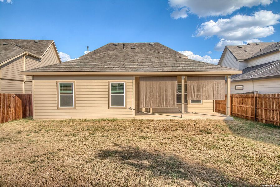Exterior details and patio area of a home in Brookstone Creek, San Antonio (Image 23).