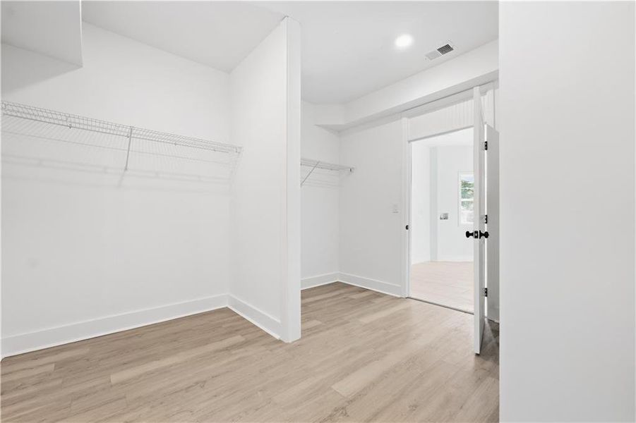 Spacious, unfurnished interior of a new home in , Commerce (Image 18).