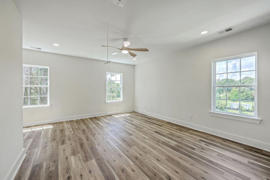 Spacious, unfurnished interior of a new home in , Charleston (Image 41).