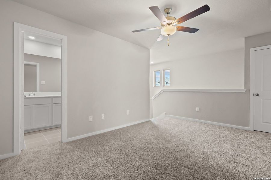 Spacious, unfurnished interior of a new home in The Parklands, Schertz (Image 31).