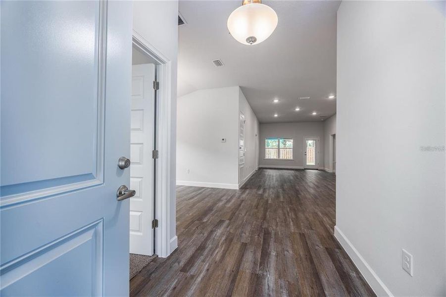 Spacious, unfurnished interior of a new home in Kirkland Farms, Alachua (Image 12).