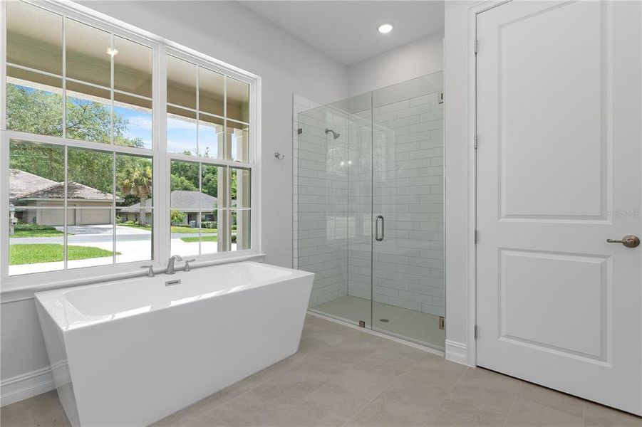 Furnished interior view inside a new home in , Lecanto (Image 11).
