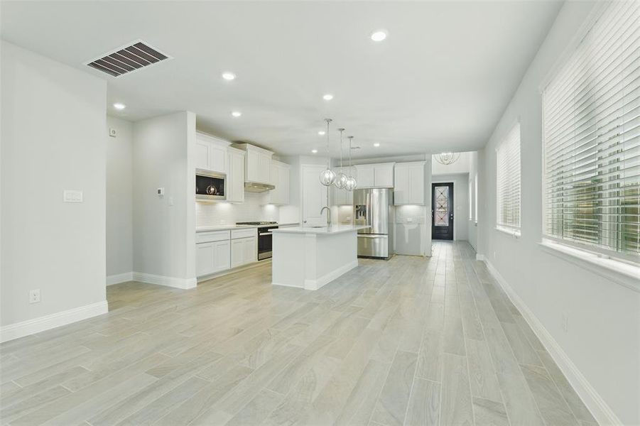 Spacious, unfurnished interior of a new home in Evergreen 40', Conroe (Image 30).