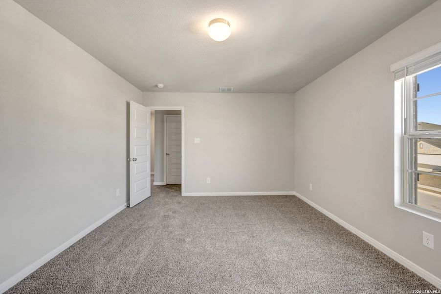 Spacious, unfurnished interior of a new home in Paloma Park, Converse (Image 37).