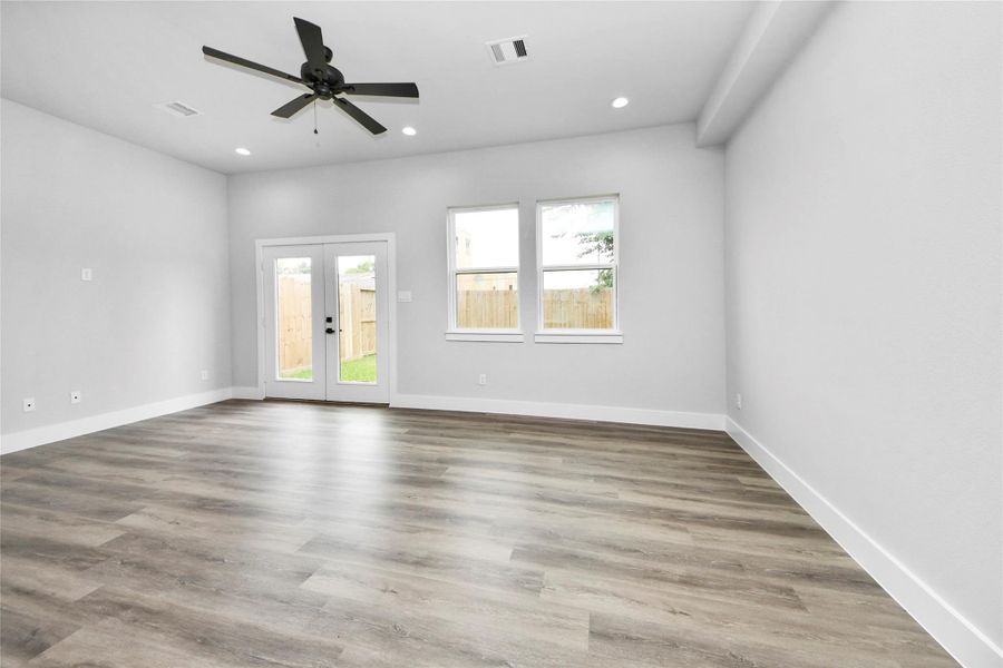 Spacious, unfurnished interior of a new home in , Houston (Image 35).