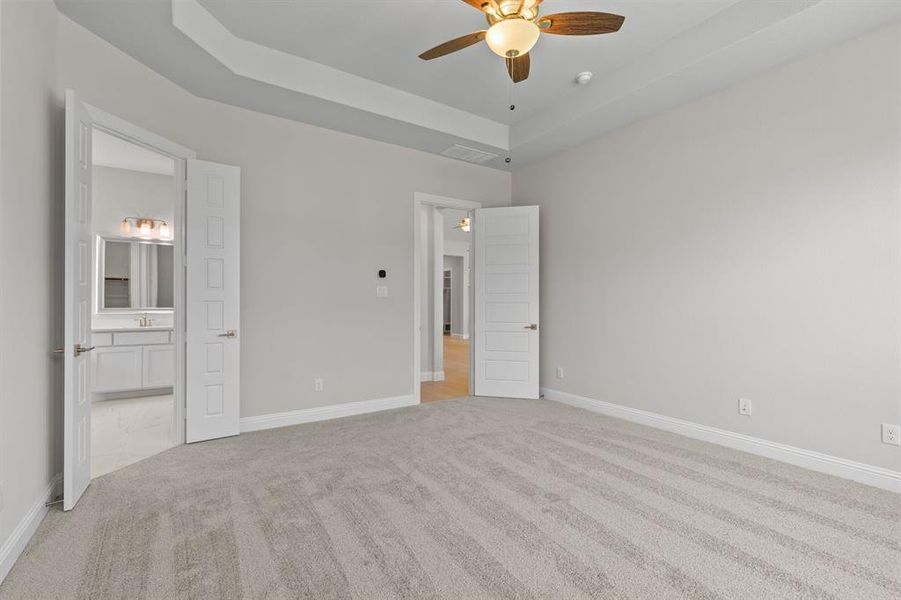 Spacious, unfurnished interior of a new home in Windsong Ranch, Prosper (Image 25). Spacious, unfurnished interior of a new home in Windsong Ranch, Prosper (Image 25).