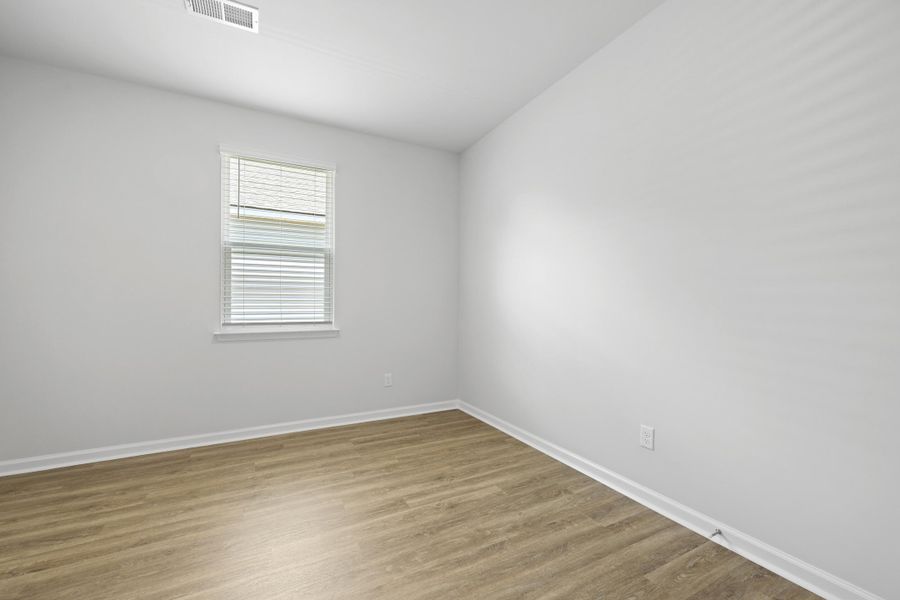 Spacious, unfurnished interior of a new home in Pineview North, Summerville (Image 17).