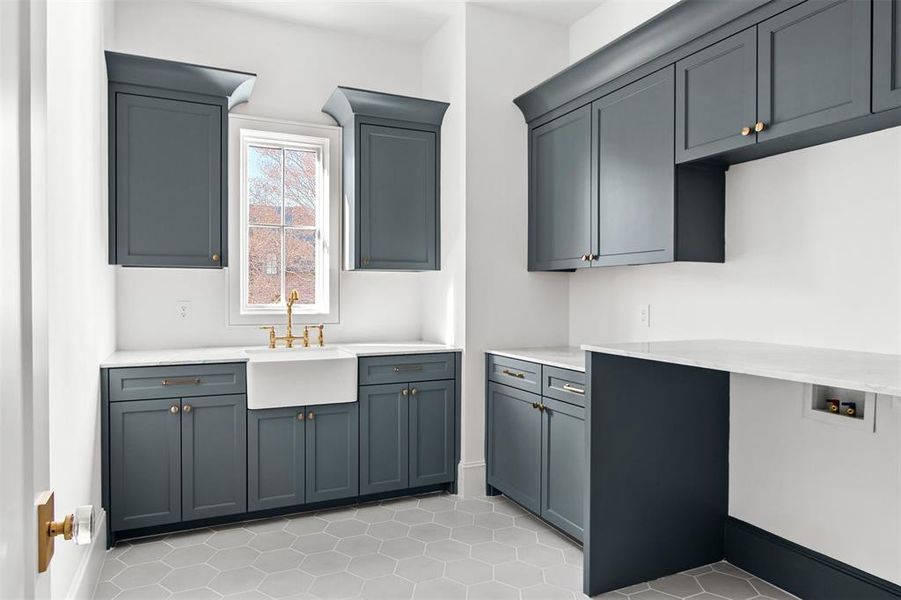 Furnished interior view inside a new home in , Dallas (Image 31).