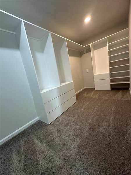 Spacious, unfurnished interior of a new home in , Griffin (Image 8).