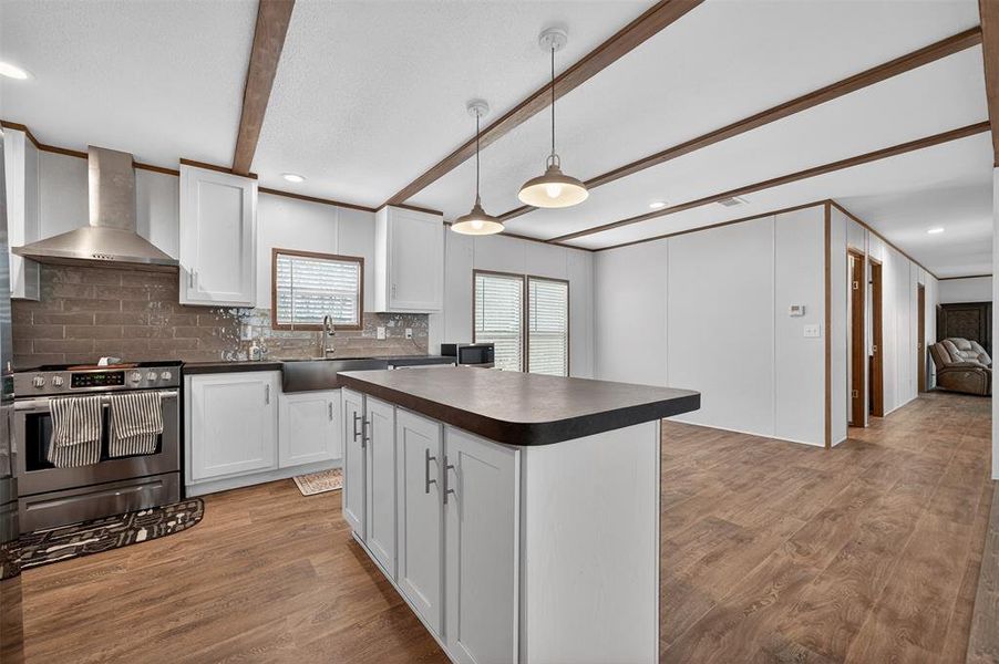 Furnished interior view inside a new home in , Kaufman (Image 13).