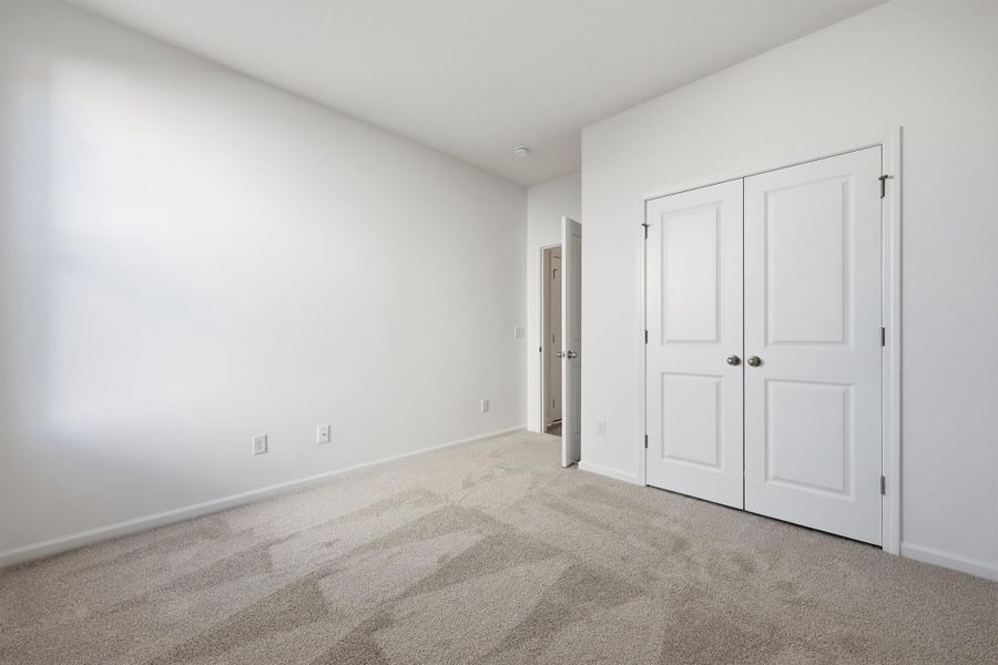 Spacious, unfurnished interior of a new home in Edgefield, Loris (Image 23).