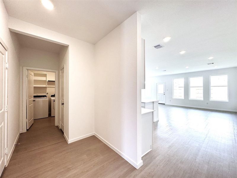 Spacious, unfurnished interior of a new home in Anniston, Katy (Image 19).