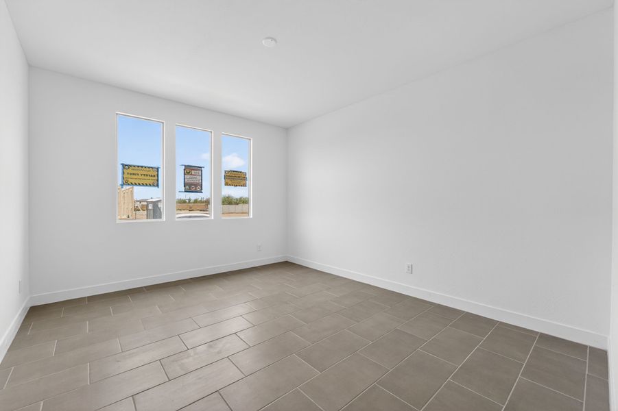 Spacious, unfurnished interior of a new home in Meridian, Queen Creek (Image 21).