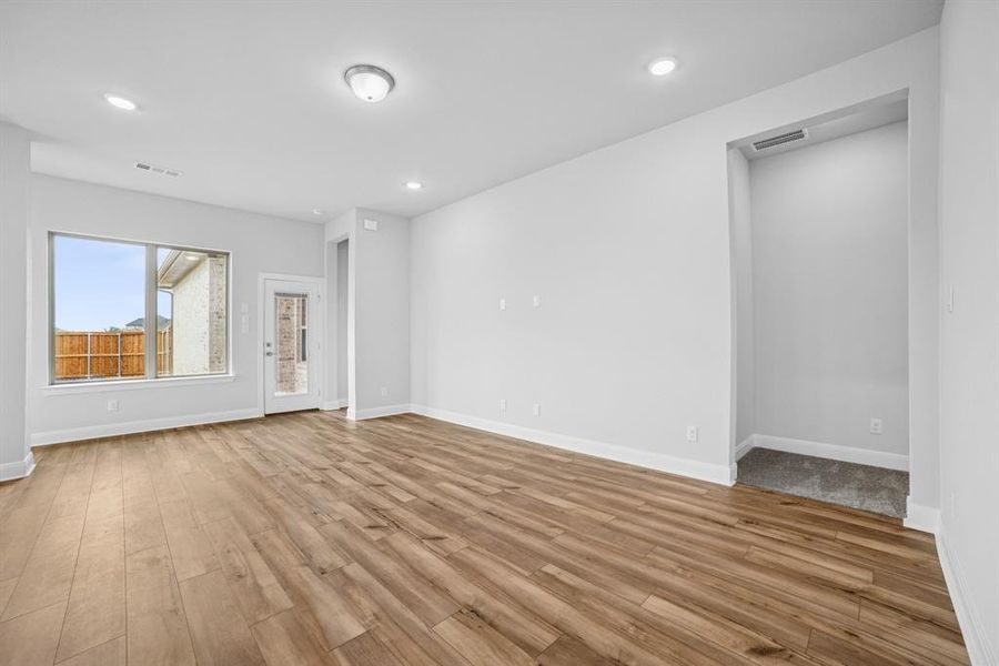 Spacious, unfurnished interior of a new home in Talia – Garden Series, Mesquite (Image 25).