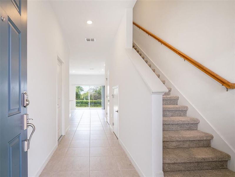 Spacious, unfurnished interior of a new home in , St. Cloud (Image 14).