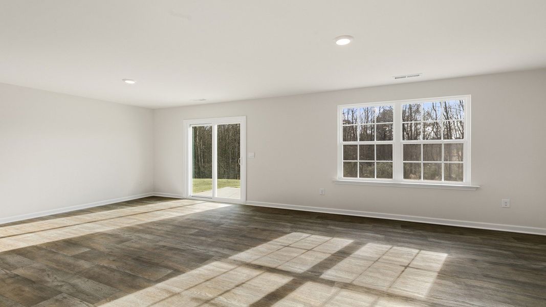 Spacious, unfurnished interior of a new home in Quail Haven, Winston-Salem (Image 24).