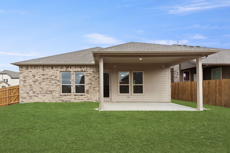 Representative exterior details of a home built from the Brookstone I by Sandlin Homes in Timberbrook, Justin (Image 3).