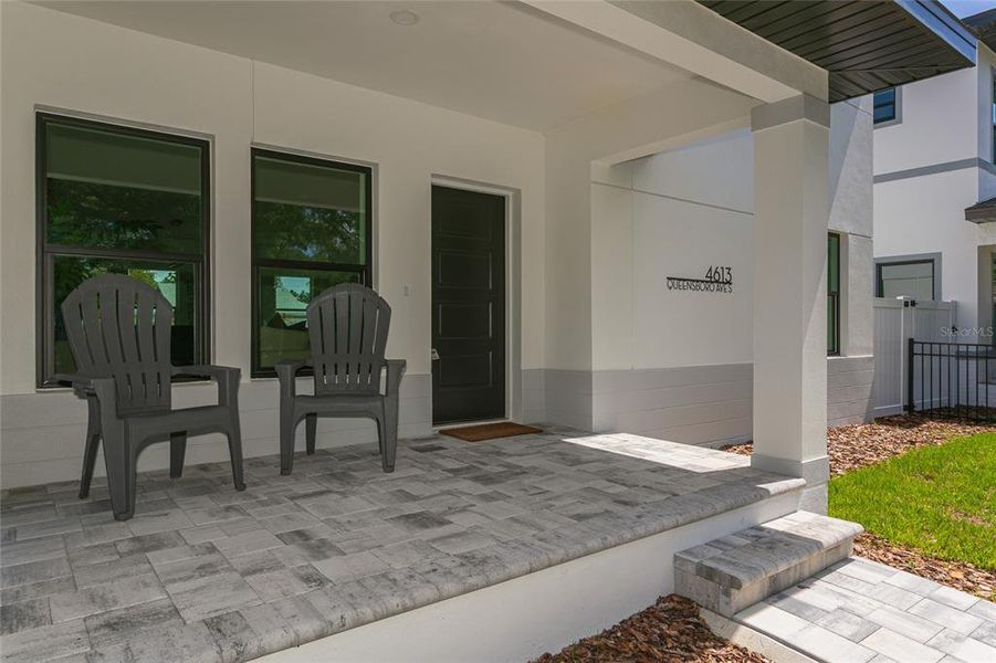 Exterior details and patio area of a home in , St. Petersburg (Image 27).