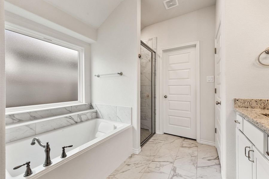 Furnished interior view inside a new home in , Bryan (Image 17).