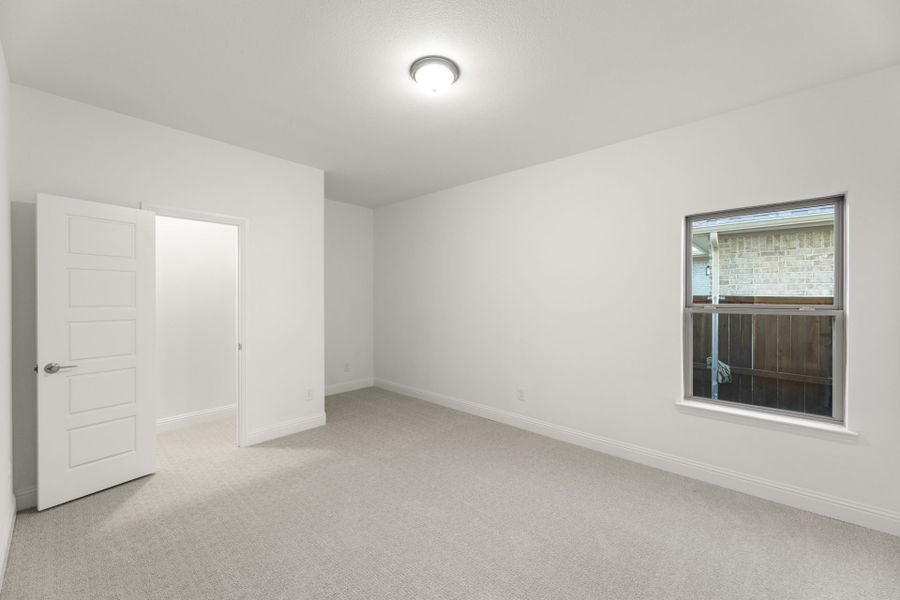 Spacious, unfurnished interior of a new home in Meadow Run, Melissa (Image 21).