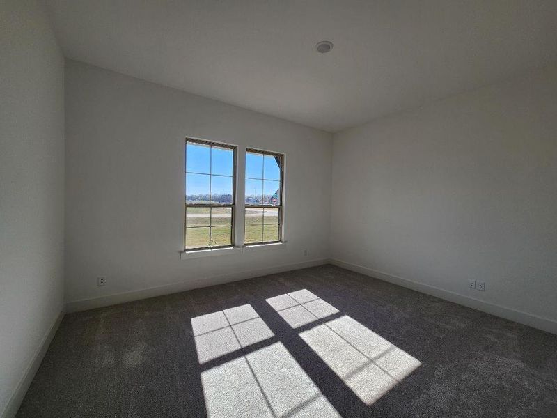 Spacious, unfurnished interior of a new home in Rocky Top, Krum (Image 18).