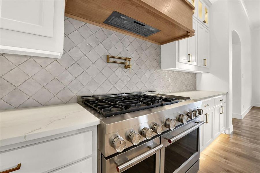 Close-up of interior finishes inside a home in , Aledo (Image 20).