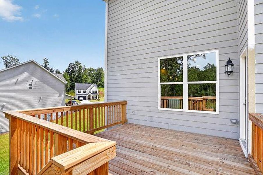 Exterior details and patio area of a home in Austin Ridge, Commerce (Image 22).