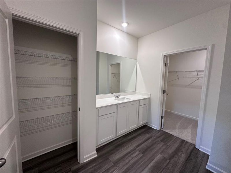 Furnished interior view inside a new home in Mt. Tabor Ridge, Dallas (Image 6). Furnished interior view inside a new home in Mt. Tabor Ridge, Dallas (Image 6).