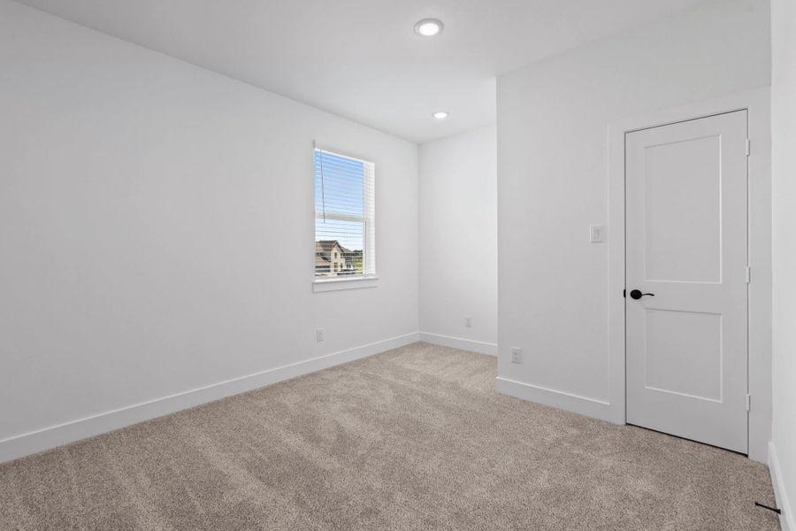 Spacious, unfurnished interior of a new home in Fulshear Lakes, Fulshear (Image 49). Spacious, unfurnished interior of a new home in Fulshear Lakes, Fulshear (Image 49).