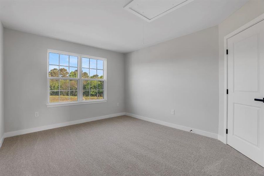 Spacious, unfurnished interior of a new home in Edinburgh, Locust Grove (Image 15).