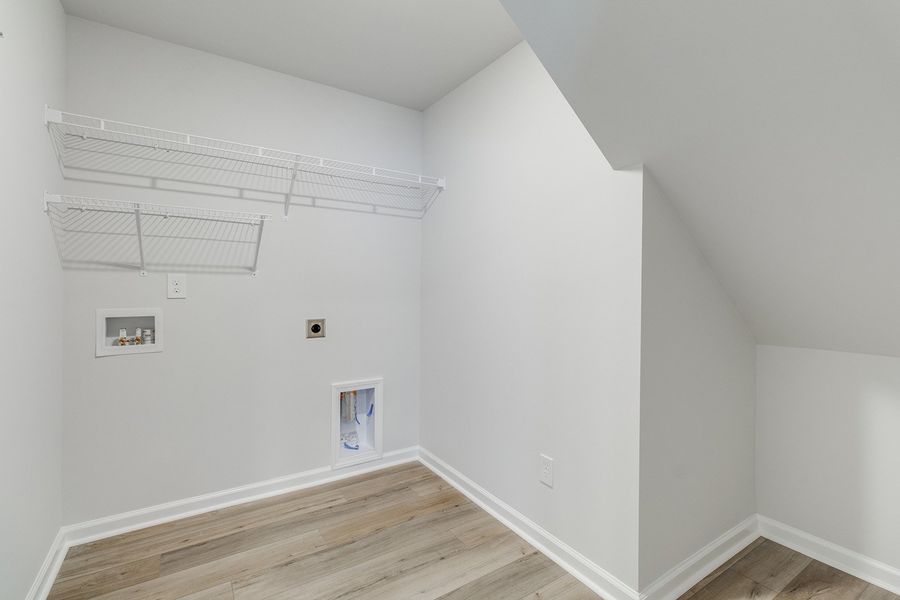 Spacious, unfurnished interior of a new home in Winston Point, Gilbert (Image 26).