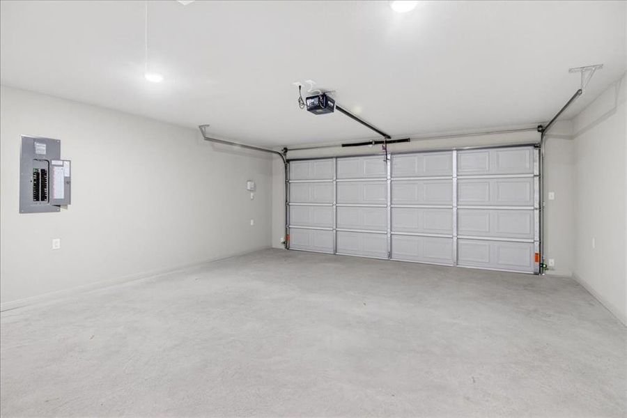 Spacious, unfurnished interior of a new home in , Robinson (Image 34).
