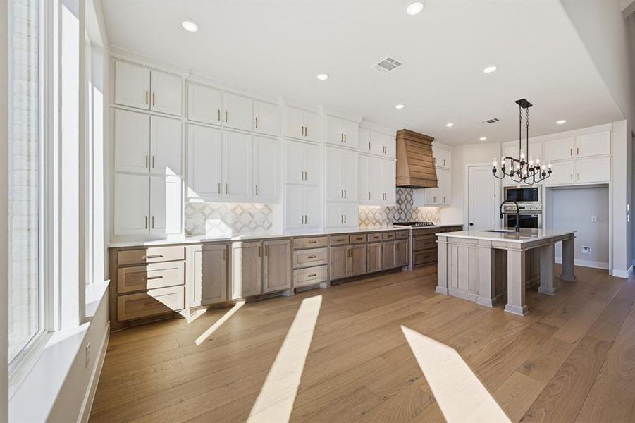 Furnished interior view inside a new home in Star Trail, Prosper (Image 12).