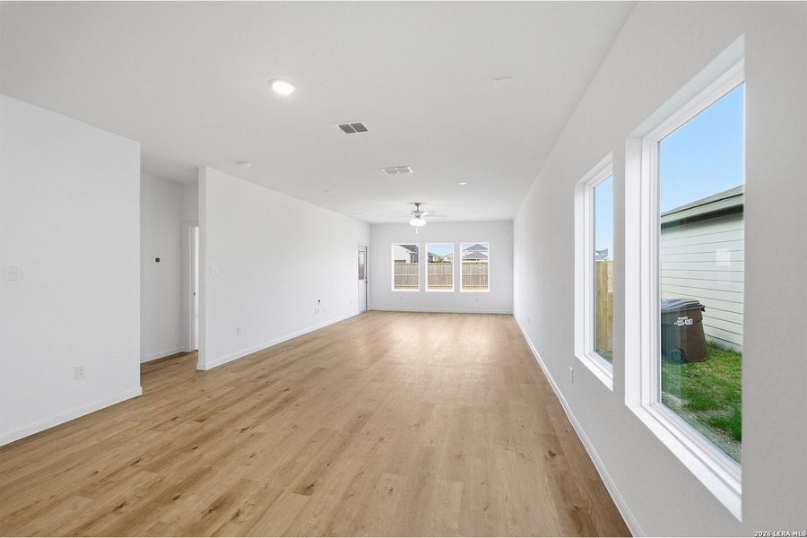 Spacious, unfurnished interior of a new home in Katzer Ranch, Converse (Image 18).