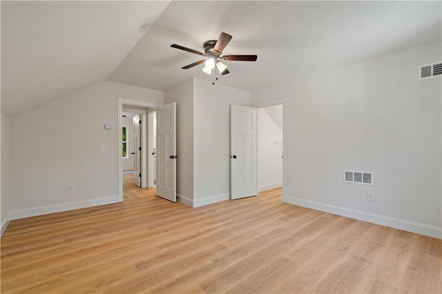 Spacious, unfurnished interior of a new home in , Dahlonega (Image 20).